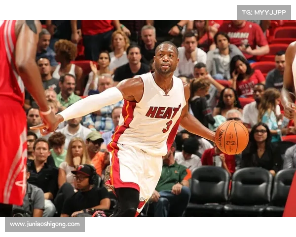 布克职业生涯中的关键转折点与成就：从新秀到NBA超级巨星的蜕变之路